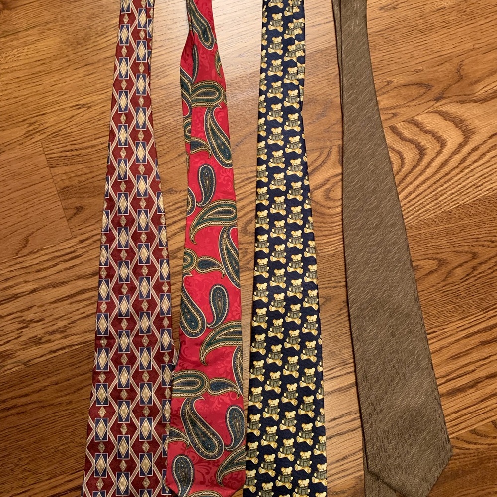 4 Mens Neckties. 1 Albertini Silk handmade tie, 1 Rene Chagal, 1 Oleg Cassini.